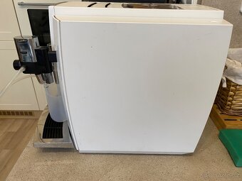 Kávovar Jura E8 - 2 ks - bílý a černý - 10