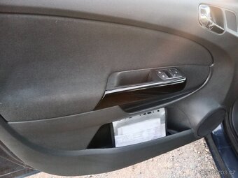 Opel Corsa 1.2 (čtyřválec),serviska - 10