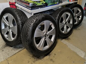 ALU kola Škoda Superb 5x112 r17 Originál, pneu 6mm - 10