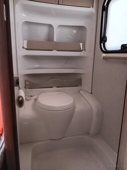 Prodám karavan Hobby Deluxe Easy, typ 460 UFE, rv 2014 - 10