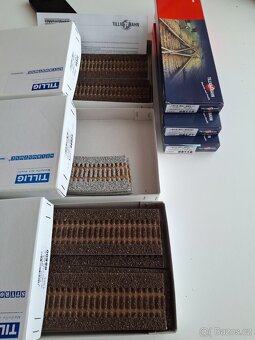 Modely mostů, krajiny,sloupů a vybavení k modelům vláčku - 10