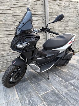 Aprilia sr gt125 - 10