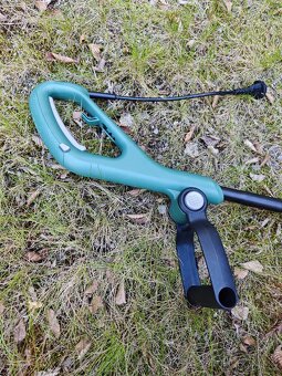 Elektrický vyžínač Bosch EasyGrassCut 23 (280 W, 23 cm)
- 10