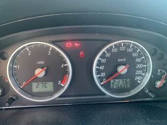 Ford Mondeo MK3 2001 2.0TDDI - 10