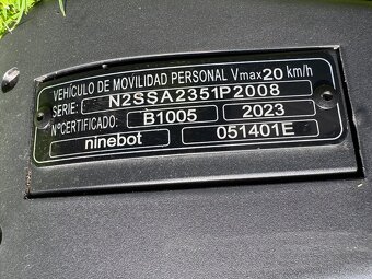Elektrokoloběžka Ninebot KickScooter E2 - 10