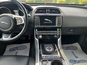 Jaguar XE 2.0D R-Sport Klima+Automat+Navi - 10