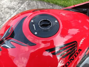 Okruhovka Honda CBR 600 f4 - 10