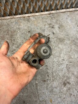 Torza karburátorů asi ČZ 125 B, T - 10