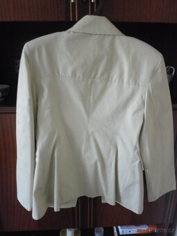 Prodám:dámský nepoužitý denim béžový kostým se sukní,780 Kč - 10