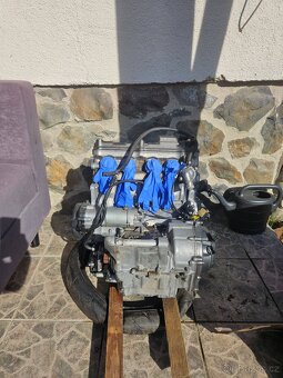 Honda CBR 900 RR Fireblade sc33 - 10