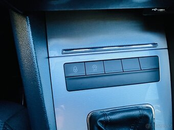 ŠKODA OCTAVIA 1.6 Tdi DSG COMBI STYLE PUVOD ČR - 10
