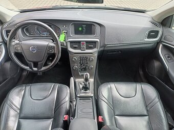 VOLVO V40 D2 ,kůže, navi, pěkně zachovalé auto - 10