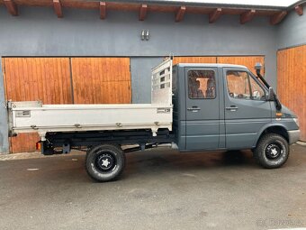 MERCEDES SPRINTER 4x4 2,2CDi DOUBLE CABINE 6míst 3str sklápě - 10