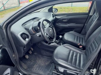 Toyota Aygo 1.0 VVT-i 53KW serviska 2x klíč TOP výbava - 10
