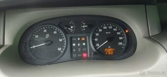 Opel Vivaro 1,9 DTi - 10