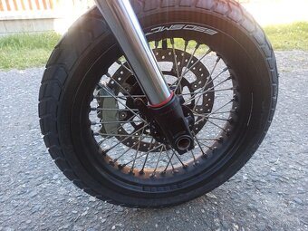 KTM 690 SMC R 2024 - 10