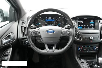 Ford Focus Kombi ST-Line rok 2018 - 10