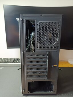 Evolveo Ptero Q12 – RGB PC skříň (ATX / mATX / miniITX) - 10