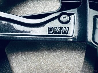 Originál R18 kola BMW i4 G26 Gran Coupe M-Paket - 10