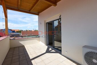 Pronájem dvoupatrového bytu 2kk v Hustopečích - 10