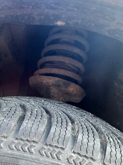 Auto na náhradní díly. - 10