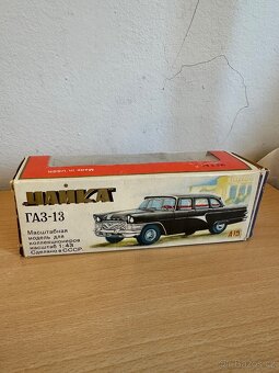 Starý kovový model USSR ČAJKA 1:43 - 10