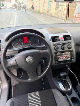 Volkswagen Touran Facelift 7 míst 1.9TDI Automat - 10