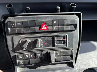 Mercedes Benz Unimog U218 - 10