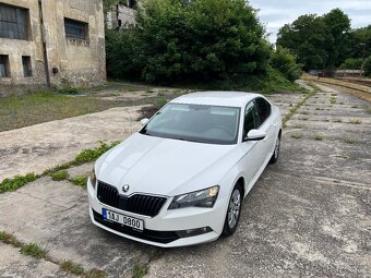 Skoda Superb III 1.6 TDI DSG - 10