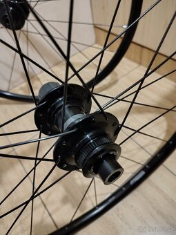 Mavic Aksium 1 disc - 10