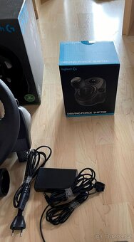 Logitech Sada volantu G920/řadící páka/stojan - v záruce - 10