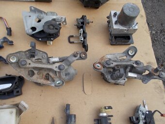 Díly 2. Peugeot 407 SW 2.0HDI 100kw - 10