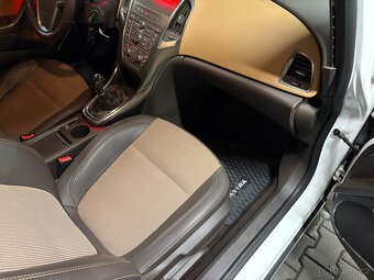 Opel Astra  1.7CDTI/92kw  Xenony Výbava - 10