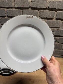 Jednota mělké talíře - 2 sety 8 kusů - 10