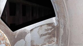 Prodám originální alu kola 7J17 rozteč 5x100, 5JA601025C - 10