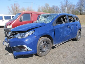 Toyota Auris 1.2 Turbo 85 kw - 10