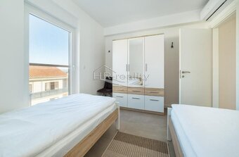 Vodice – kompletne zariadený penthouse, výhľad na more - 10