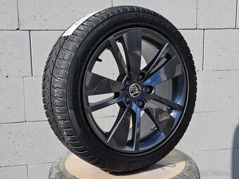 Pěkná nová zimní orig alu Škoda Superb 3, Pirelli 235/45/18 - 10