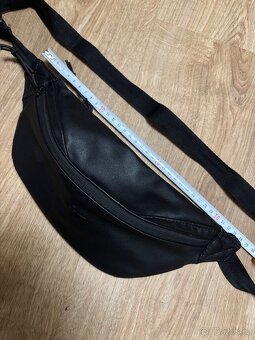 Černá ledvinka Johnny Urban - 10