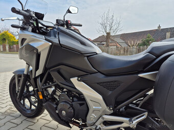 Prodám Honda NC750X , r. v. 2022, ABS, TC, ČR, 12166km - 10