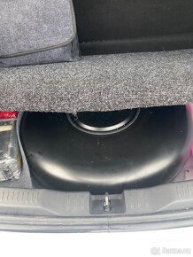 Toyota Auris hybrid + LPG - 10