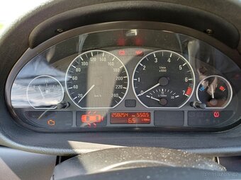 BMW E46 330I - 10