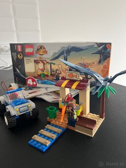 LEGO - 10