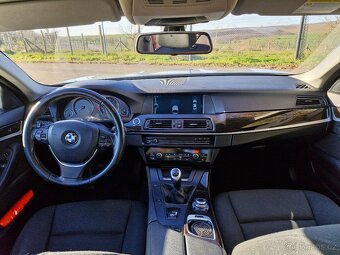 BMW 523i manuál, CZ, velký servis, NAVI, PDC - 10
