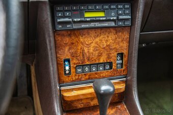 Mercedes-Benz SL 380 R107 - 10