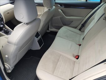 Škoda Octavia 2,0 TDI CR DPF Elegance Combi - 10