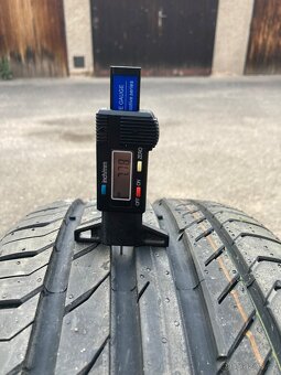 Vw R-line Alu r18,Kansas 235/40 18,letni pneu - 10