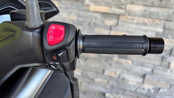 Yamaha Xmax 300 - 10