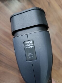 Švýcarská univerzální nabíječka elektromobilů Stellantis - 10