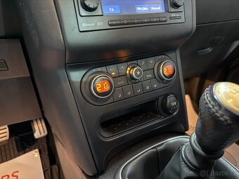 Nissan Qashqai 2,0 i +2 7 MÍST PANO KAMERA - 10